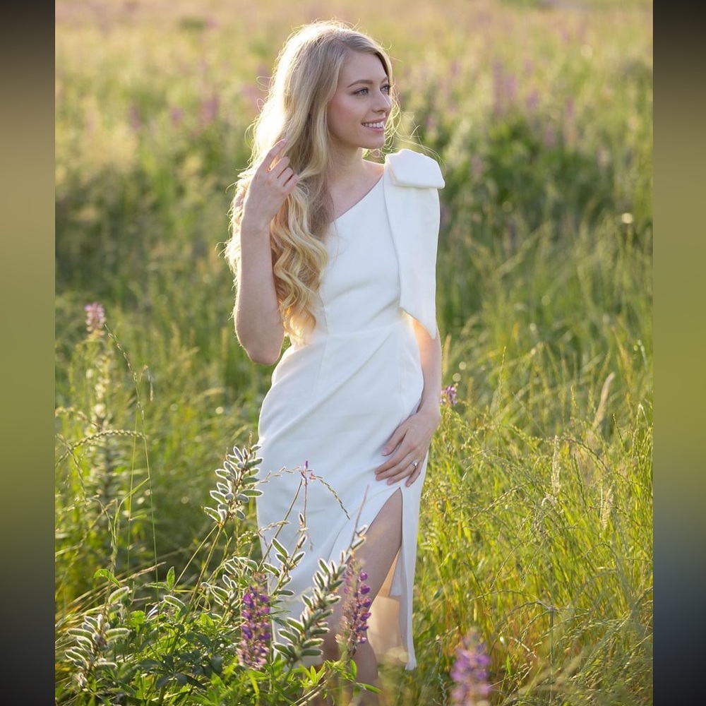 One shoulder bow dress white